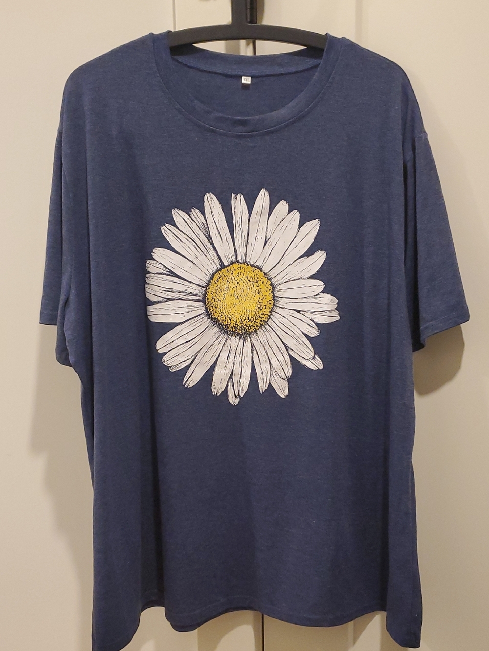 The softest tee, with daisy print 3X